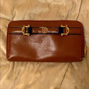Tory Burch wallet